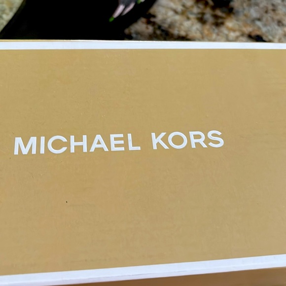 Michael Kors slides! - Picture 5 of 5